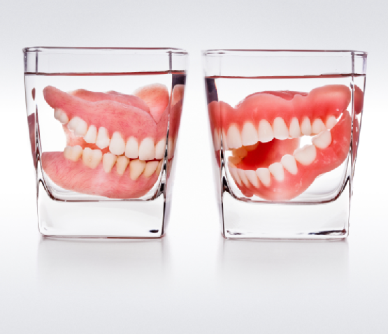 تمیز کردن دندانهای مصنوعی و نحوه مراقبت از آنها